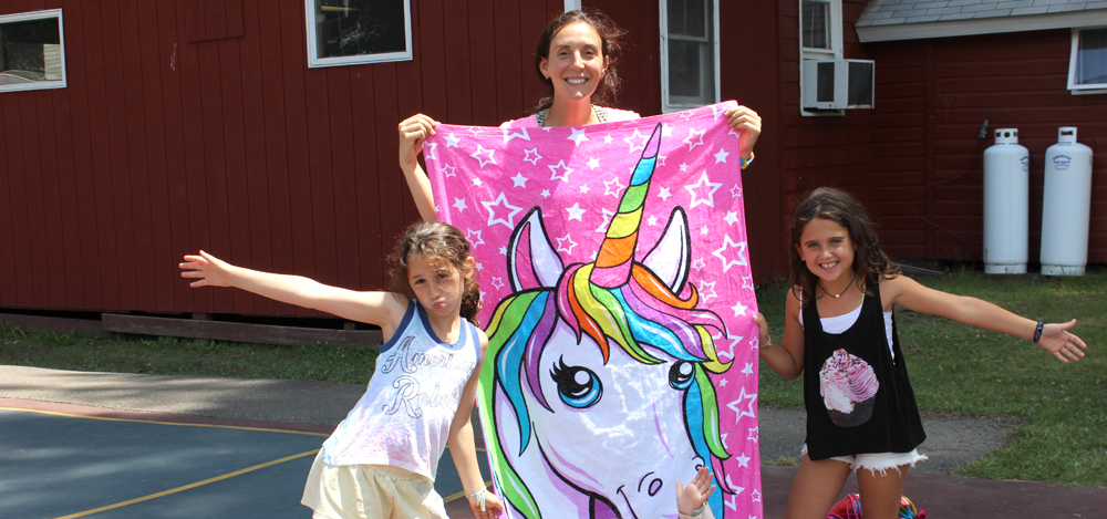 The Unicorns even attracted some cheerleaders!
