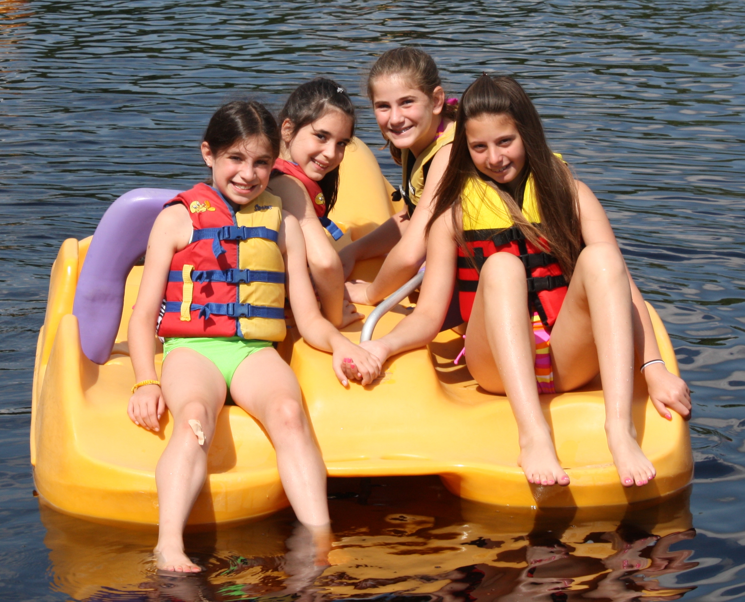 Erica, Sophia, Amanda and Alix Enjoying a Boat Ride.