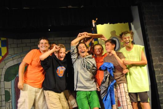 Boys Bunk 16 captures this year's Krugie award for MTV Night.